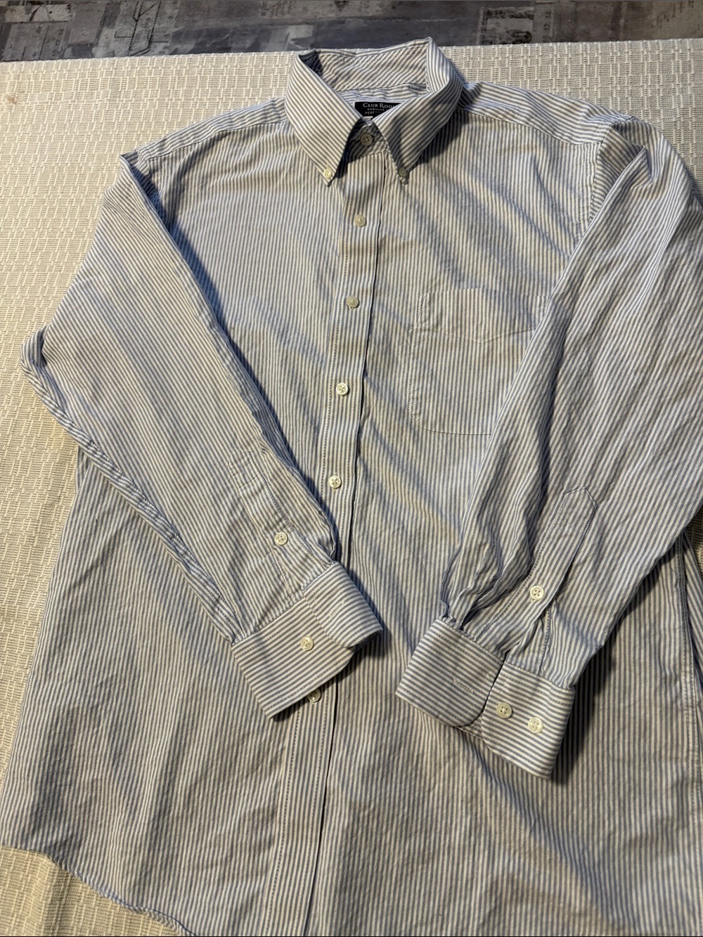Club Room Blue & White Pinstriped Button-Down Dress Shirt